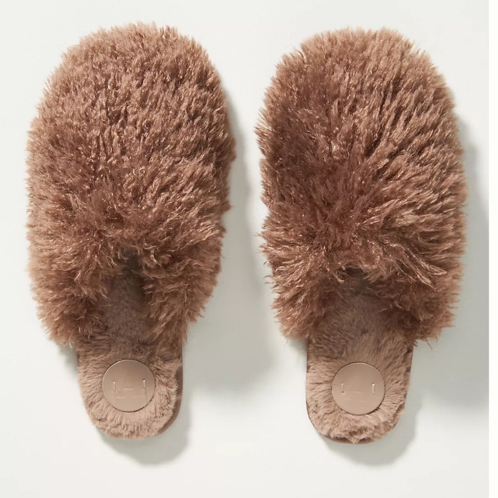 NWOT Anthropologie Fuzzy Slide Slippers Size Small